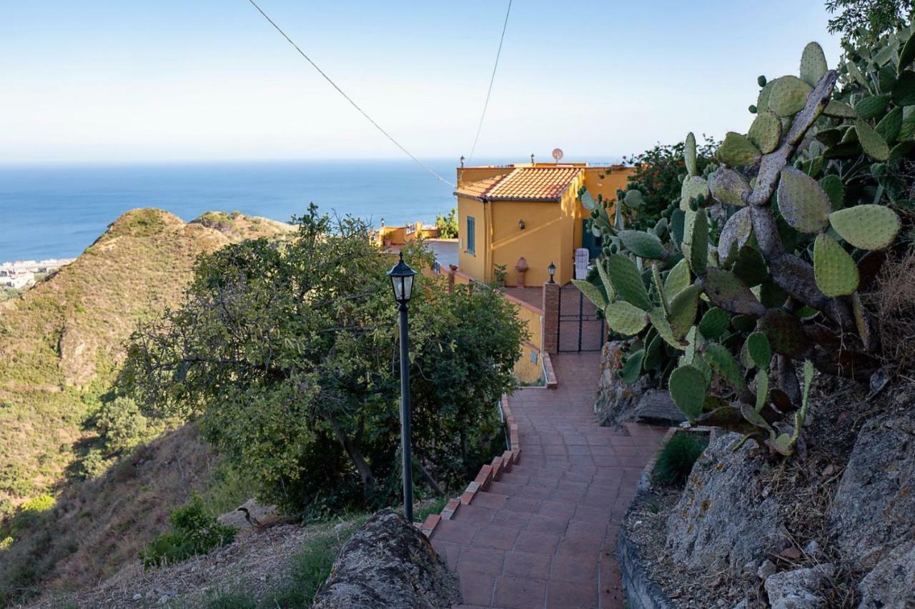 Marachia Apartment Savoca Dış mekan fotoğraf